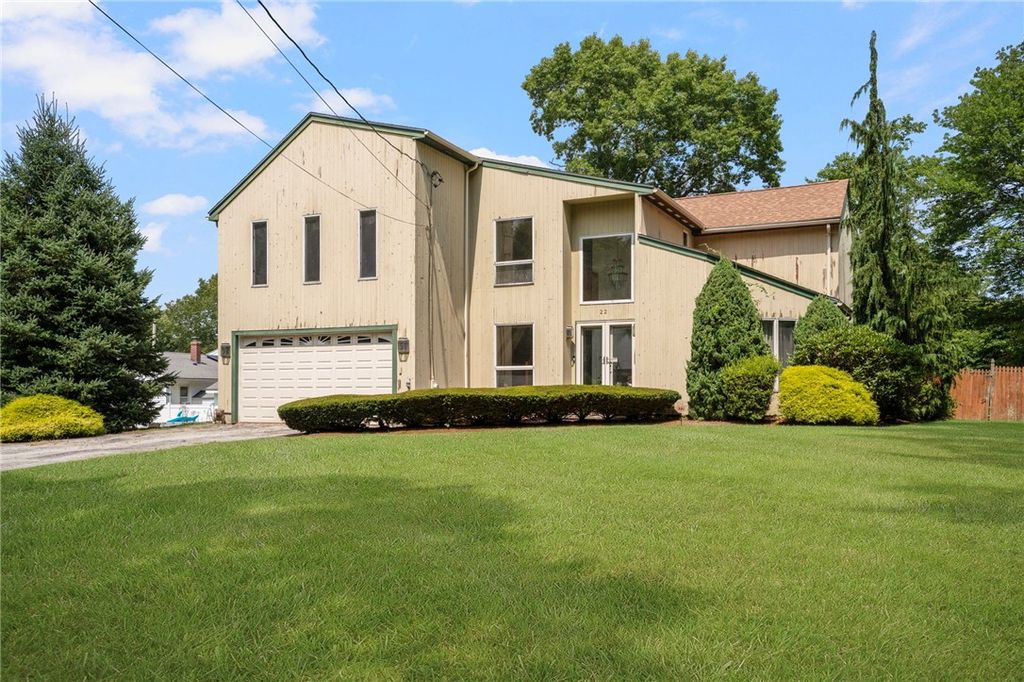 22 Golden View Drive, Johnston, RI 02919