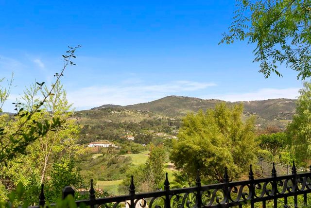 7628 Top Of The Morning Way, San Diego, CA 92127