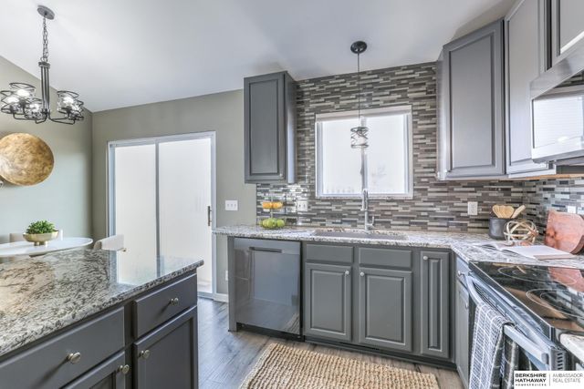 15454 Mormon Circle, Bennington, NE 68007