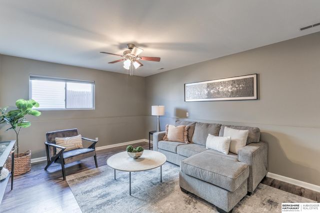 15454 Mormon Circle, Bennington, NE 68007