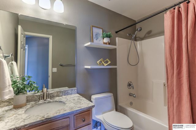 15454 Mormon Circle, Bennington, NE 68007