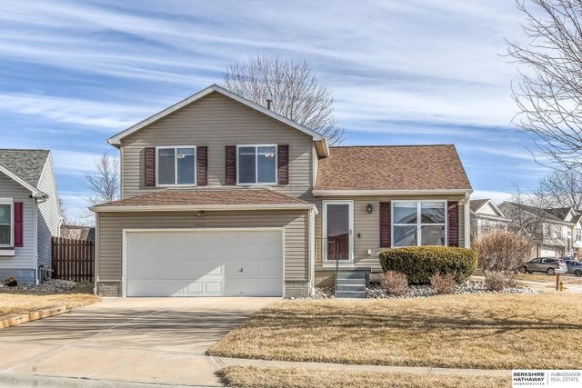 15454 Mormon Circle, Bennington, NE 68007