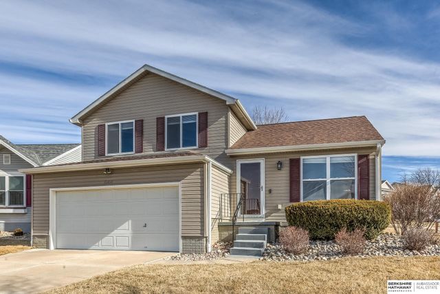 15454 Mormon Circle, Bennington, NE 68007