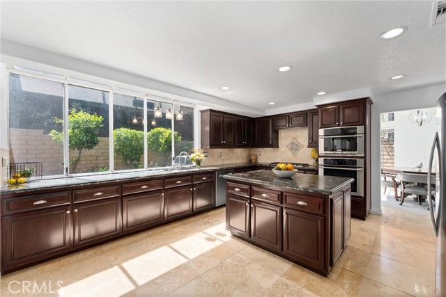 1720 San Alvarado Circle, Corona, CA 92882