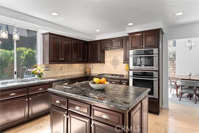 1720 San Alvarado Circle, Corona, CA 92882