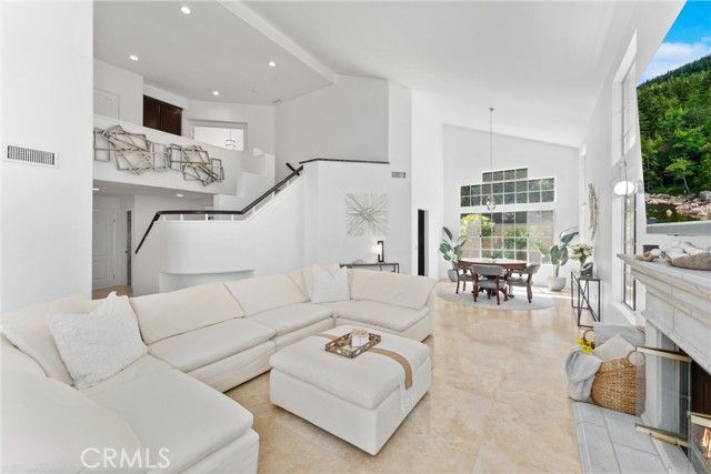 1720 San Alvarado Circle, Corona, CA 92882