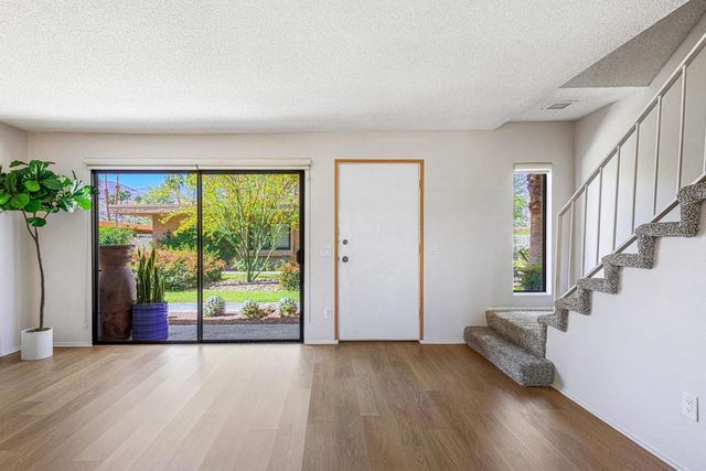 5834 Los Coyotes Drive, Palm Springs, CA 92264