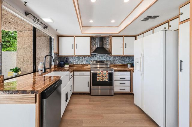 5834 Los Coyotes Drive, Palm Springs, CA 92264