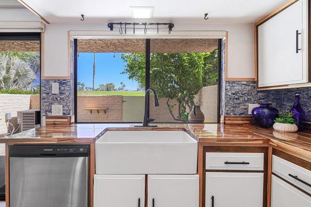 5834 Los Coyotes Drive, Palm Springs, CA 92264