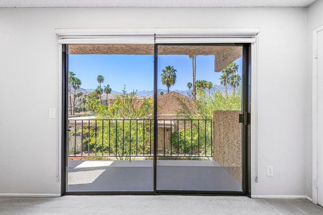 5834 Los Coyotes Drive, Palm Springs, CA 92264