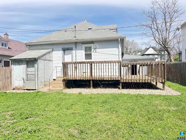 807 W 12th St Street, Sioux Falls, SD 57104