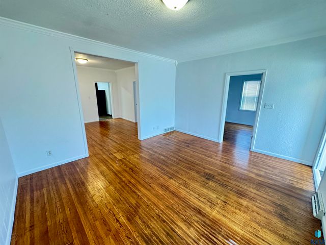 807 W 12th St Street, Sioux Falls, SD 57104