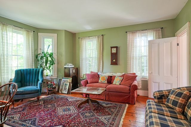 302 S Bolton Rd, Bolton, MA 01740