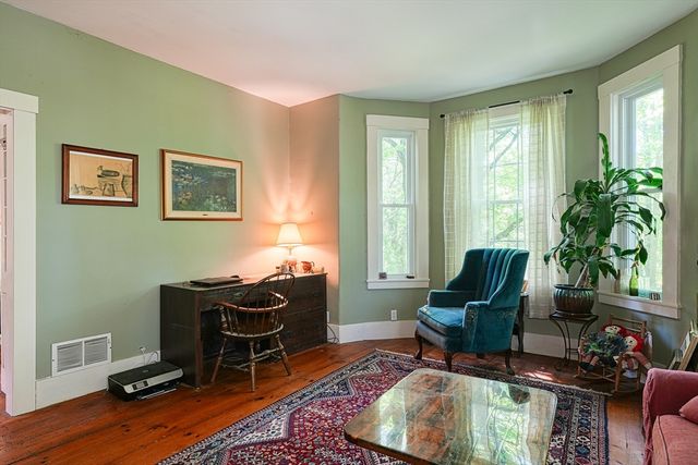 302 S Bolton Rd, Bolton, MA 01740