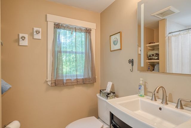 302 S Bolton Rd, Bolton, MA 01740