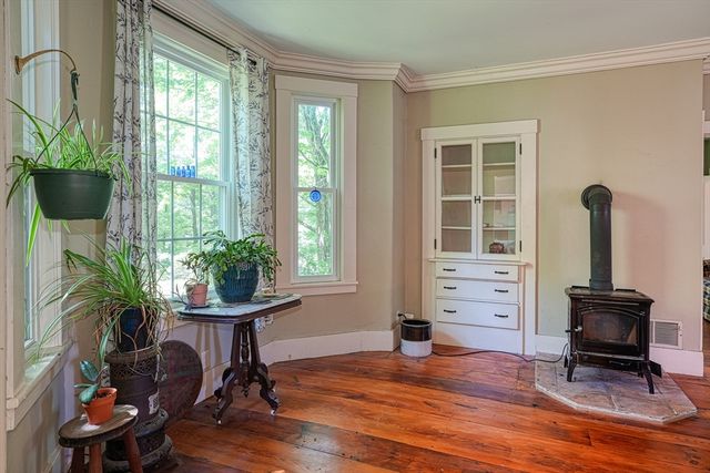 302 S Bolton Rd, Bolton, MA 01740