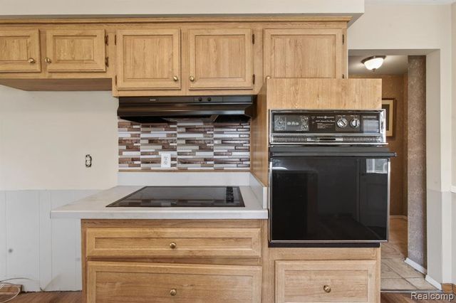 15226 Everly Street, Roseville, MI 48066