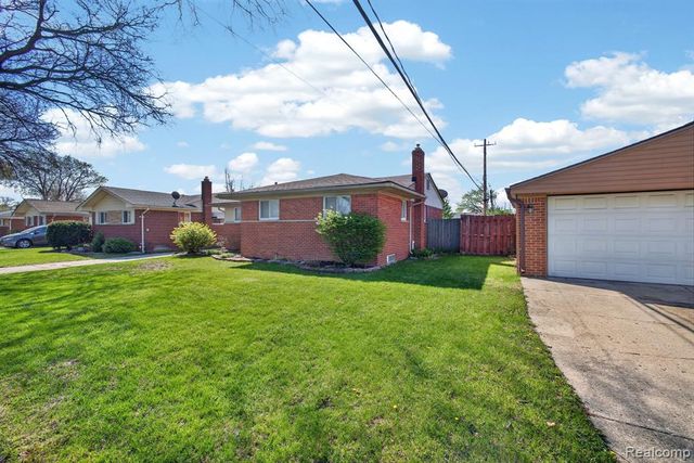 15226 Everly Street, Roseville, MI 48066