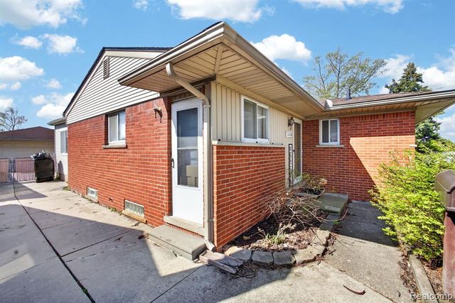 15226 Everly Street, Roseville, MI 48066