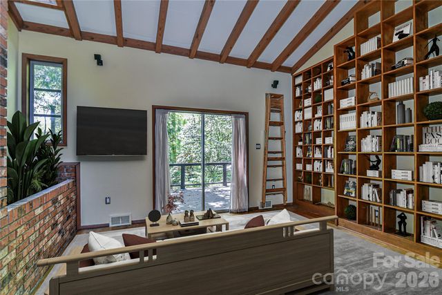 1 Hillcrest Lane, Black Mountain, NC 28711