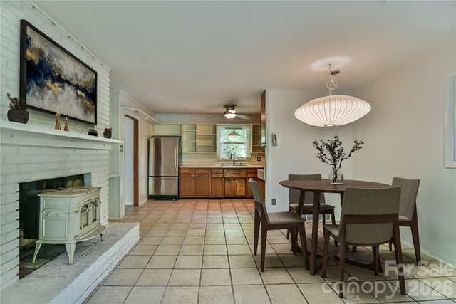 1 Hillcrest Lane, Black Mountain, NC 28711