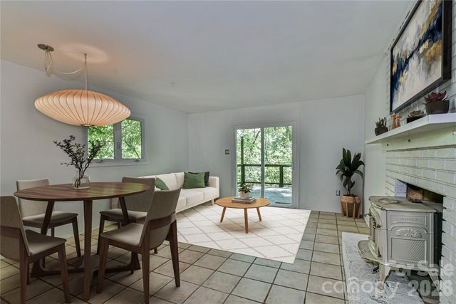 1 Hillcrest Lane, Black Mountain, NC 28711