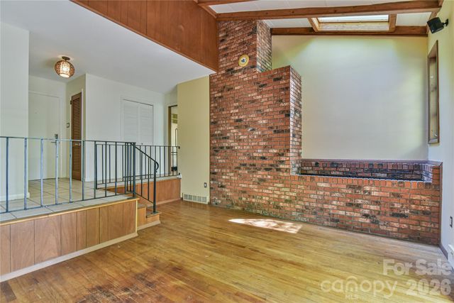 1 Hillcrest Lane, Black Mountain, NC 28711