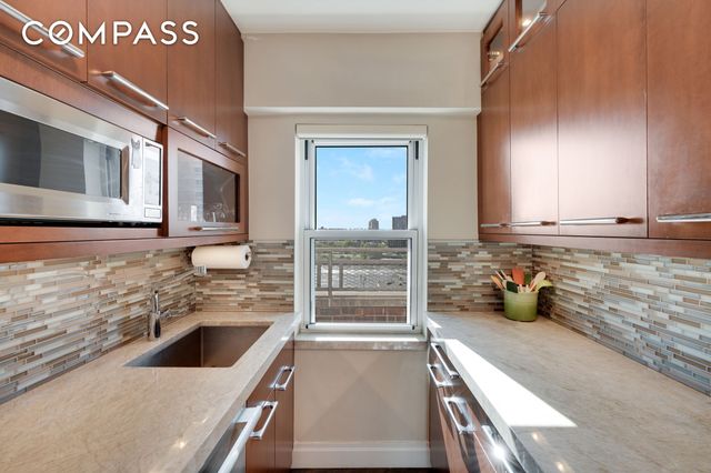 520 E 76th Street PHD, New York City, NY 10021