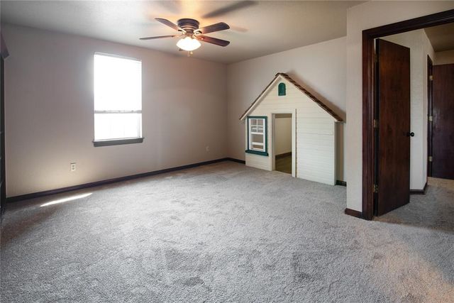 15604 Hyde Parke Drive, Edmond, OK 73013