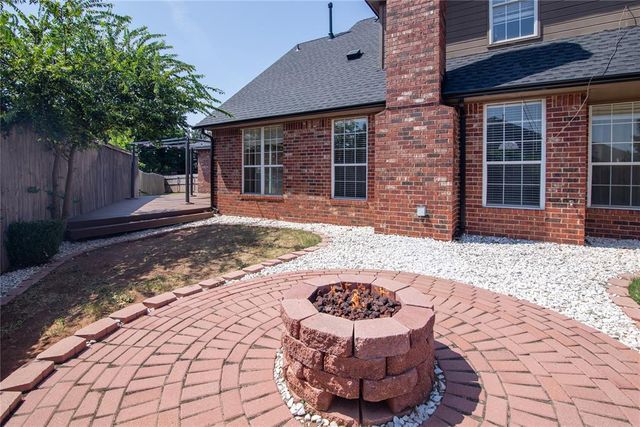15604 Hyde Parke Drive, Edmond, OK 73013
