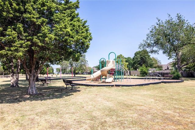 15604 Hyde Parke Drive, Edmond, OK 73013