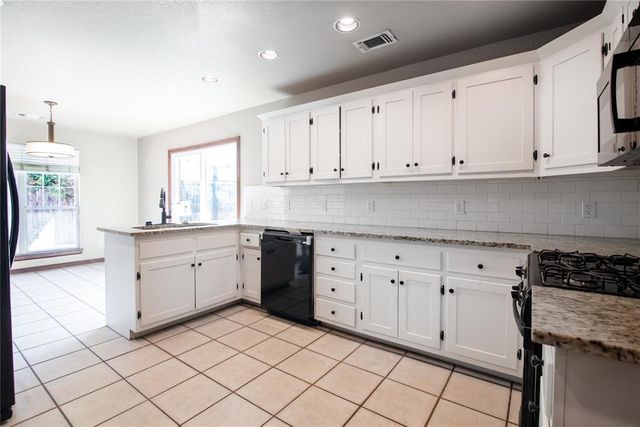 15604 Hyde Parke Drive, Edmond, OK 73013