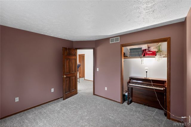 142 Yorktown Drive, Penfield, NY 14580