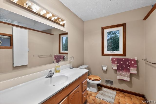 142 Yorktown Drive, Penfield, NY 14580