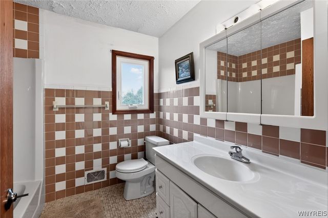 142 Yorktown Drive, Penfield, NY 14580