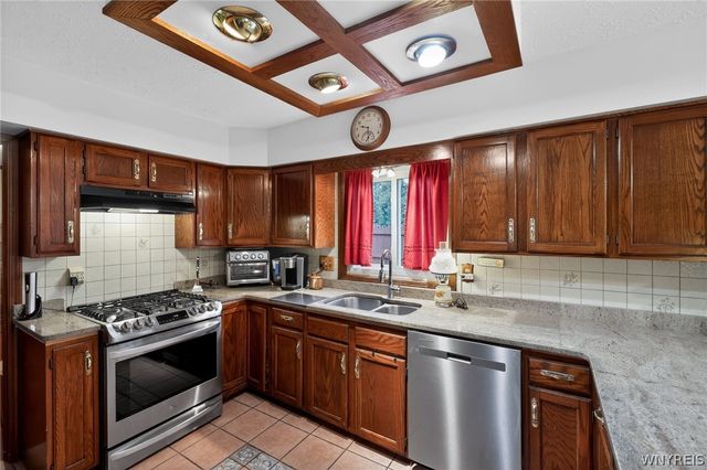 142 Yorktown Drive, Penfield, NY 14580