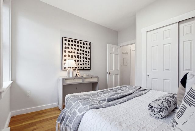 32 Grove St 8, Boston, MA 02114