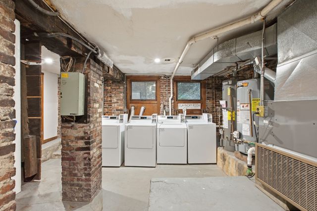 32 Grove St 8, Boston, MA 02114