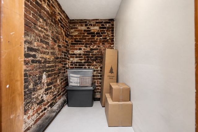 32 Grove St 8, Boston, MA 02114