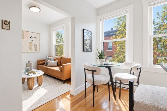 32 Grove St 8, Boston, MA 02114