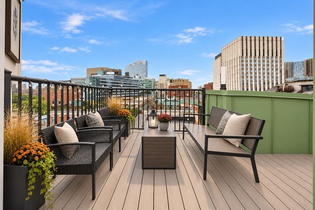 32 Grove St 8, Boston, MA 02114