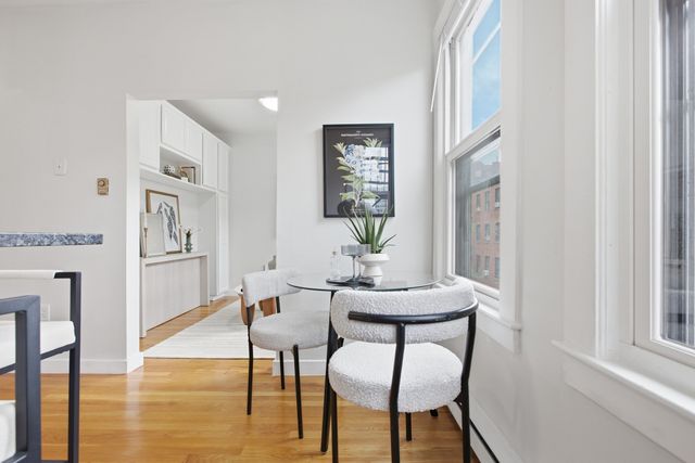 32 Grove St 8, Boston, MA 02114