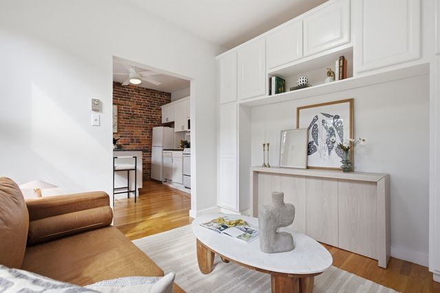 32 Grove St 8, Boston, MA 02114