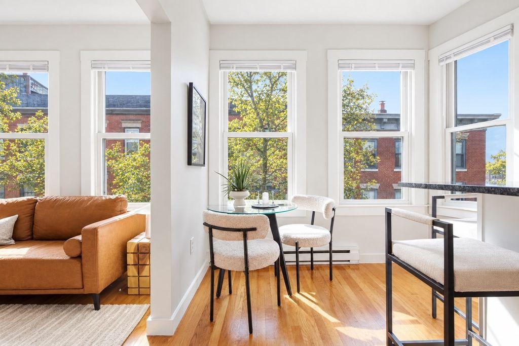 32 Grove St 8, Boston, MA 02114