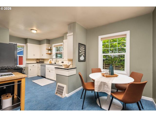 4914 N MARYLAND Ave, Portland, OR 97217