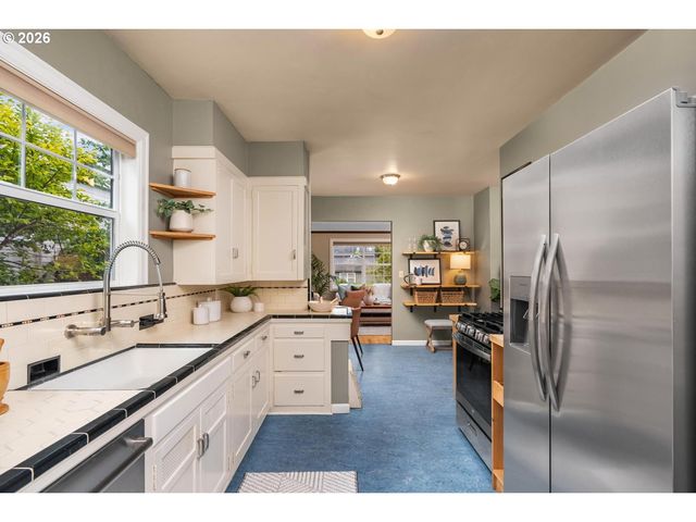 4914 N MARYLAND Ave, Portland, OR 97217