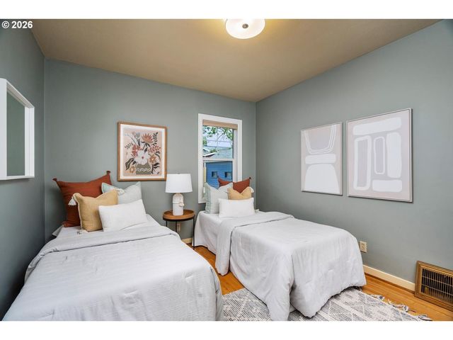 4914 N MARYLAND Ave, Portland, OR 97217