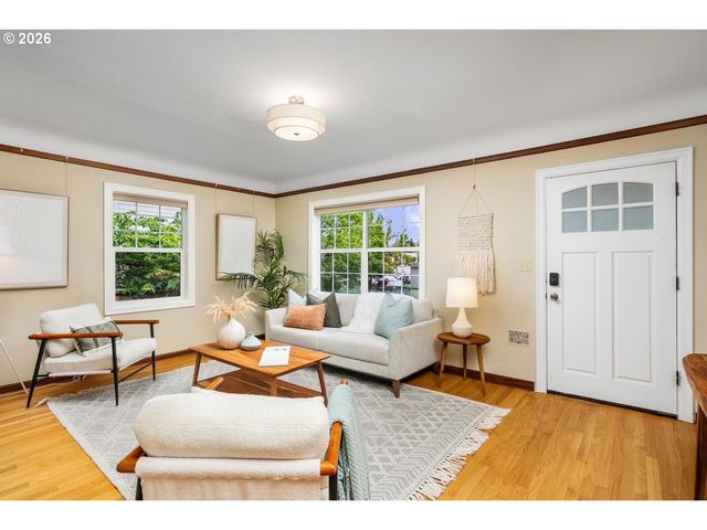 4914 N MARYLAND Ave, Portland, OR 97217