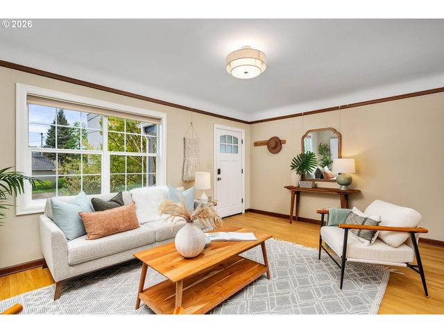 4914 N MARYLAND Ave, Portland, OR 97217