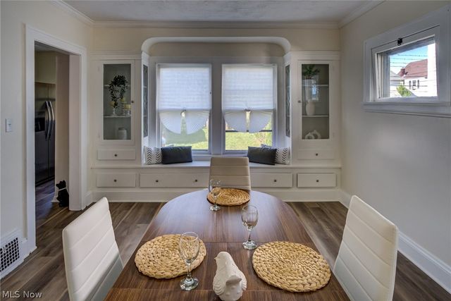 10105 Greenview, Garfield Heights, OH 44125